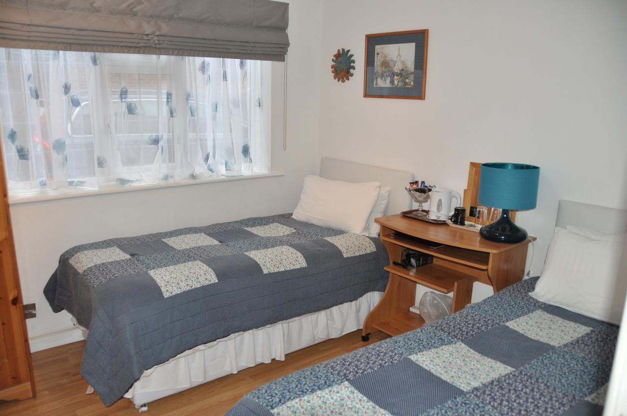 Guest house Walcot House